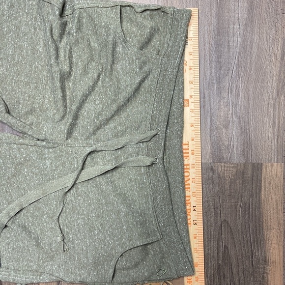 Volcom Boys Army Green Jersey V. Co-Logical Shorts Size Large 14 B1031100 NWT - Picture 8 of 14